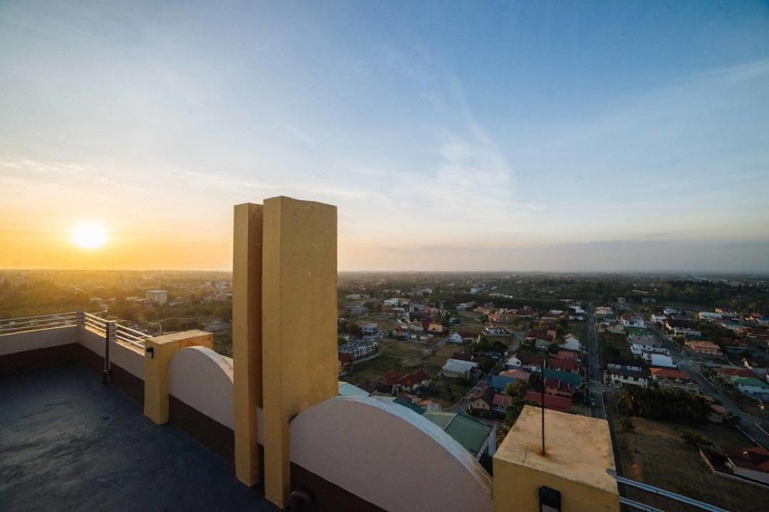 Cityland Tagaytay Taal Lake View City View Free Pool Parking Studios With Balcony Are City View Tagaytay City Exterior foto